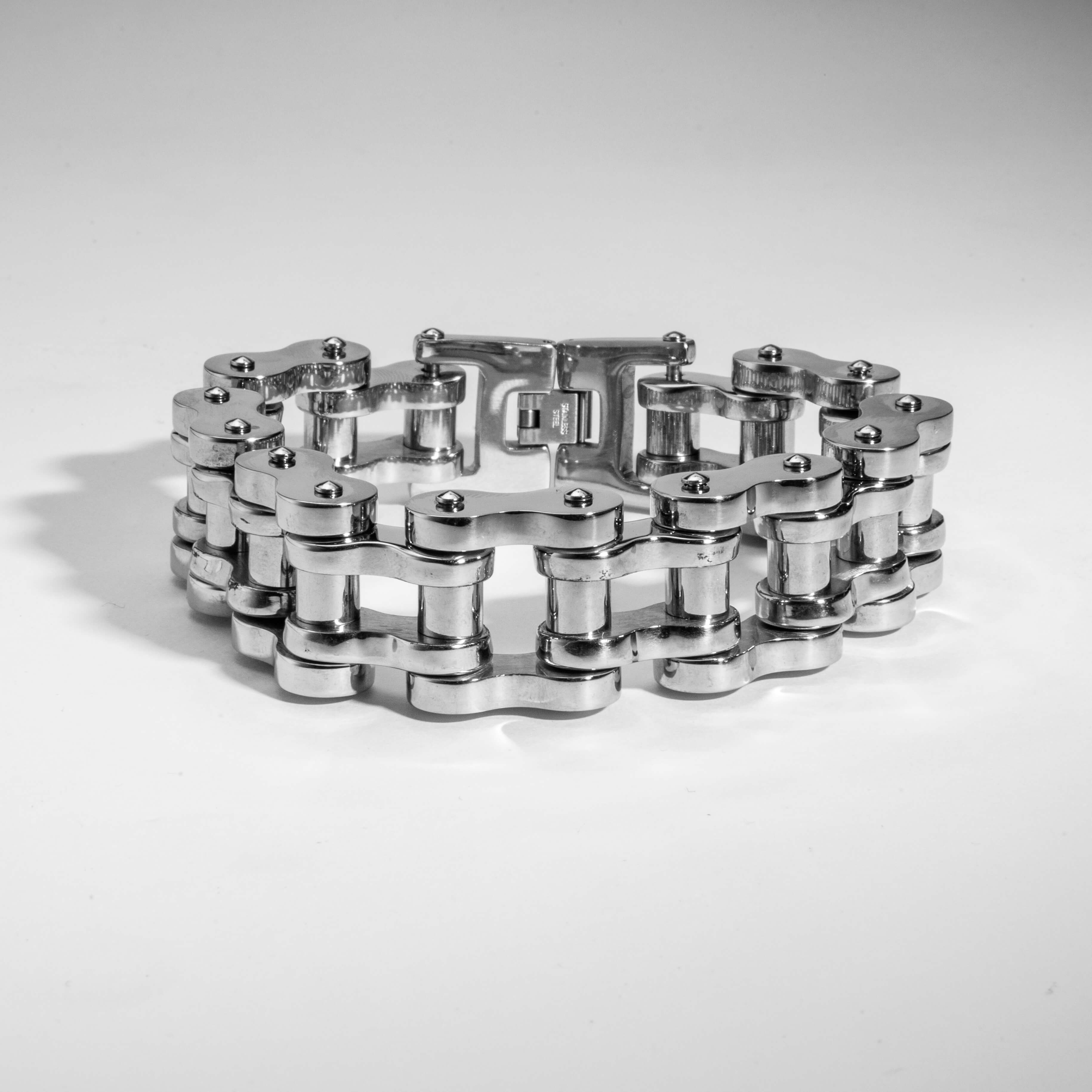 Biker's Pride: Chain Link Motorcycle Bracelet