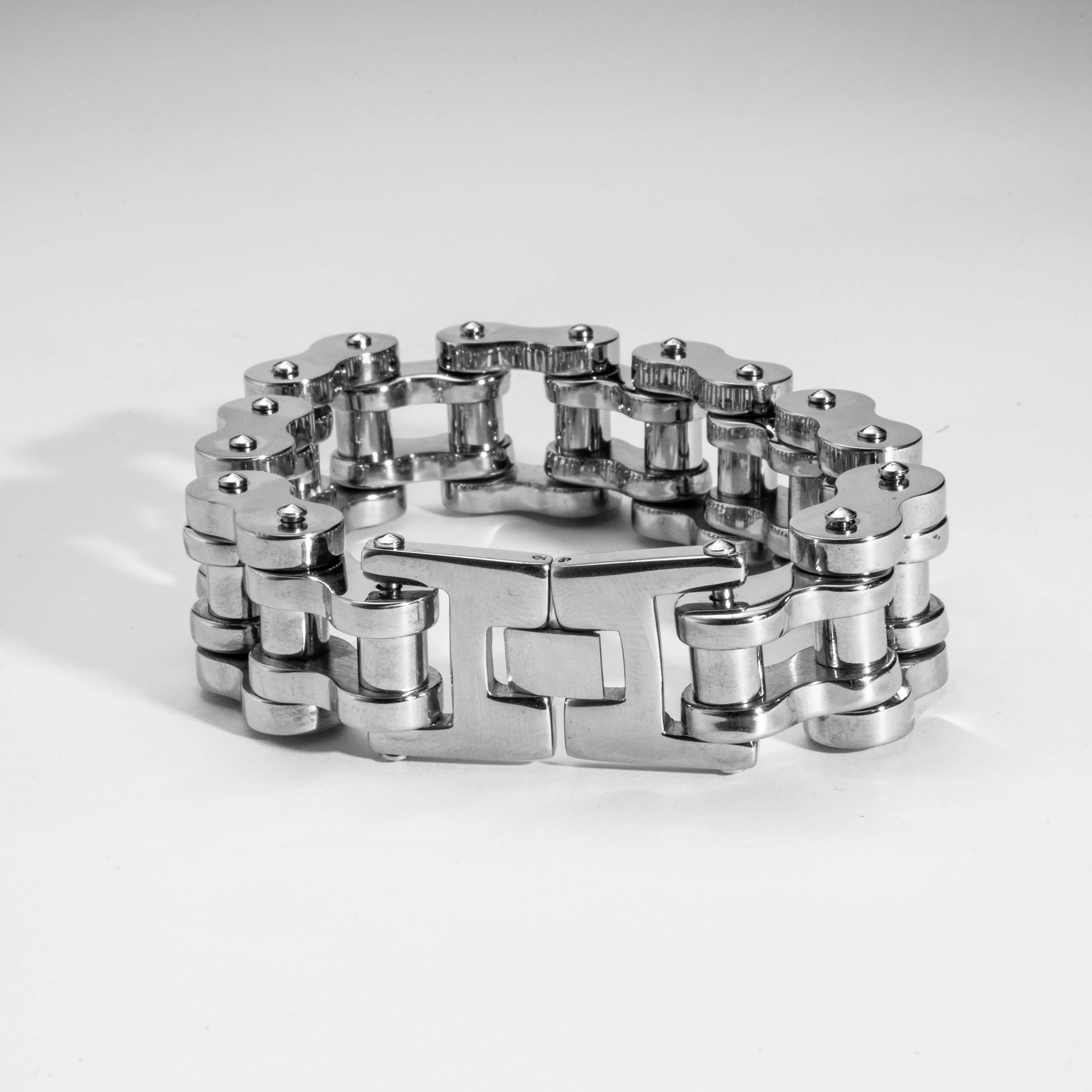 Biker's Pride: Chain Link Motorcycle Bracelet