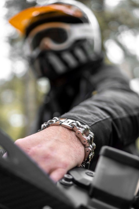 Biker's Pride: Chain Link Motorcycle Bracelet